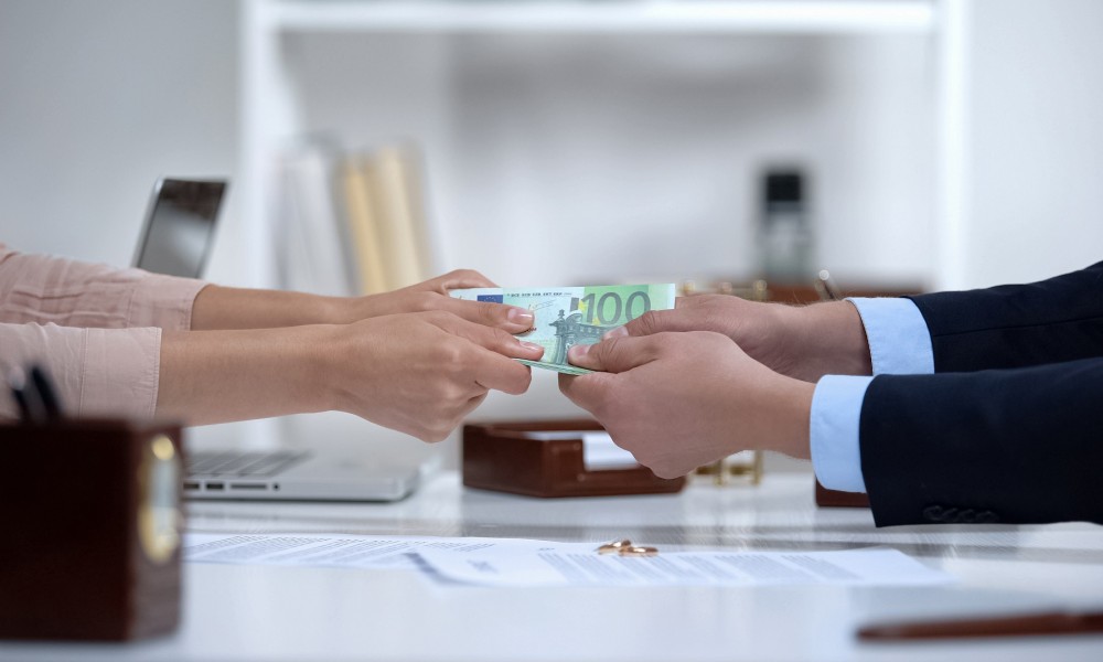 Chi paga le spese legali in caso di separazione?